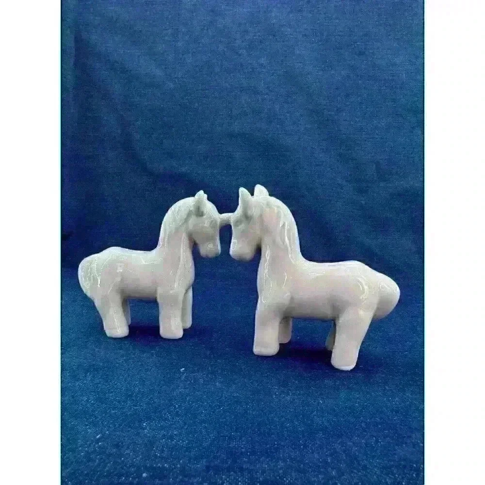 NIB Whimsical Cupboard Unicorn Salt Pepper Shakers Rose Pink Kitchen‎